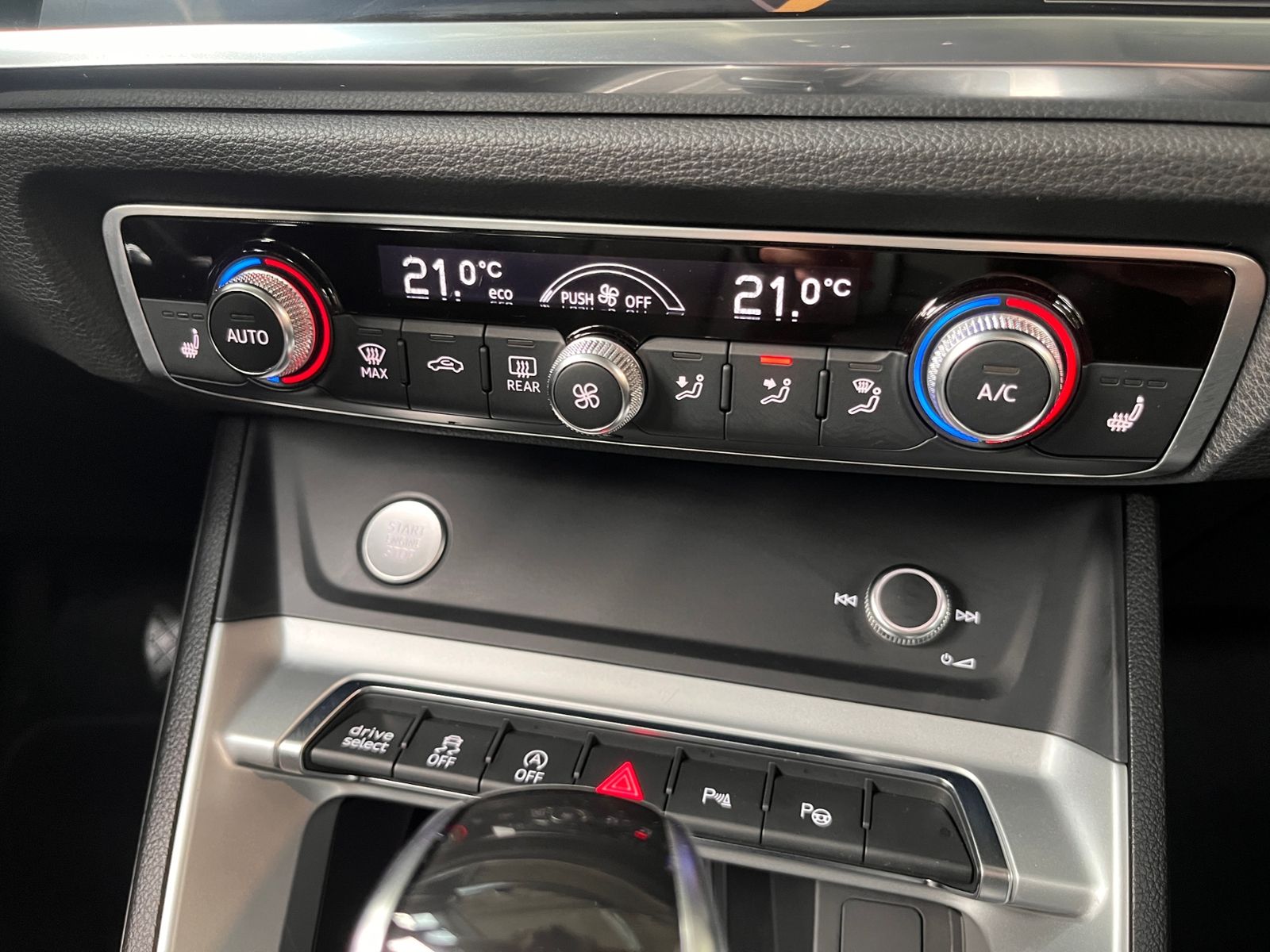 Fahrzeugabbildung Audi Q3 40 TFSI quattro advanced LED NAVI ALU