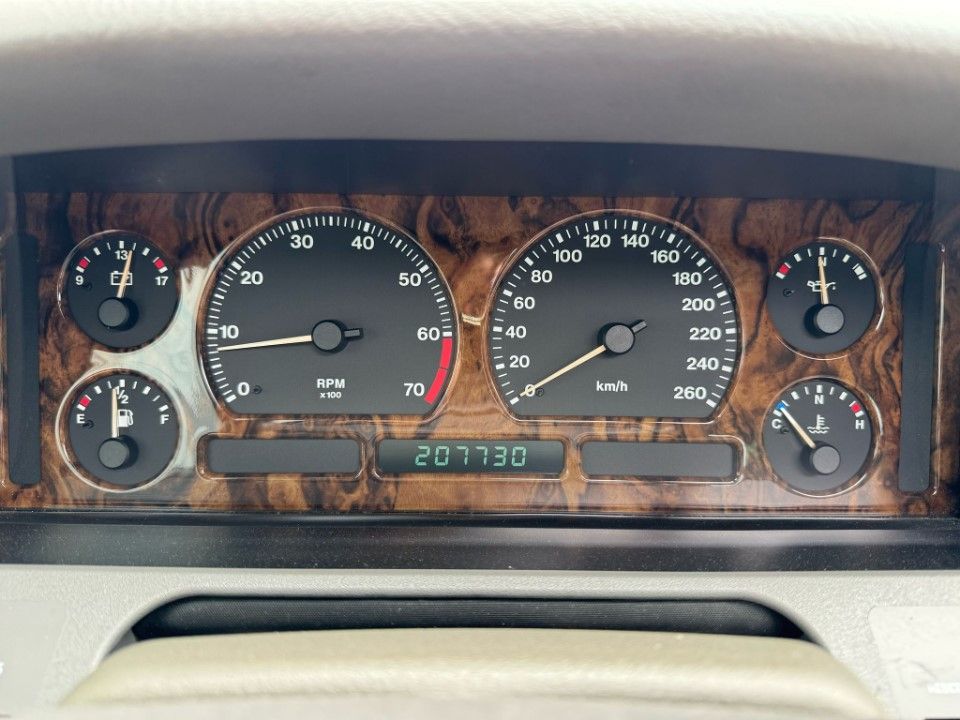 Fahrzeugabbildung Jaguar Daimler X300 Double Six Lang (LWB) fast H Zul.
