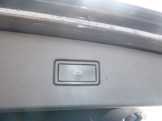 Fahrzeugabbildung Volkswagen Tiguan 1,5 TSI Elegance >AUT/AHK/NAV/LED/PDC<