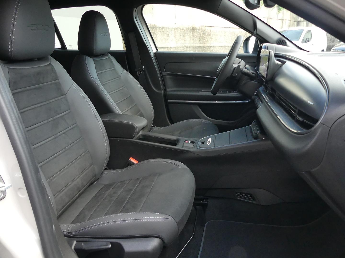 Fiat 600 HYBRID SPORT 1.2 145 PS DCT6 LED NAVI KAMERA