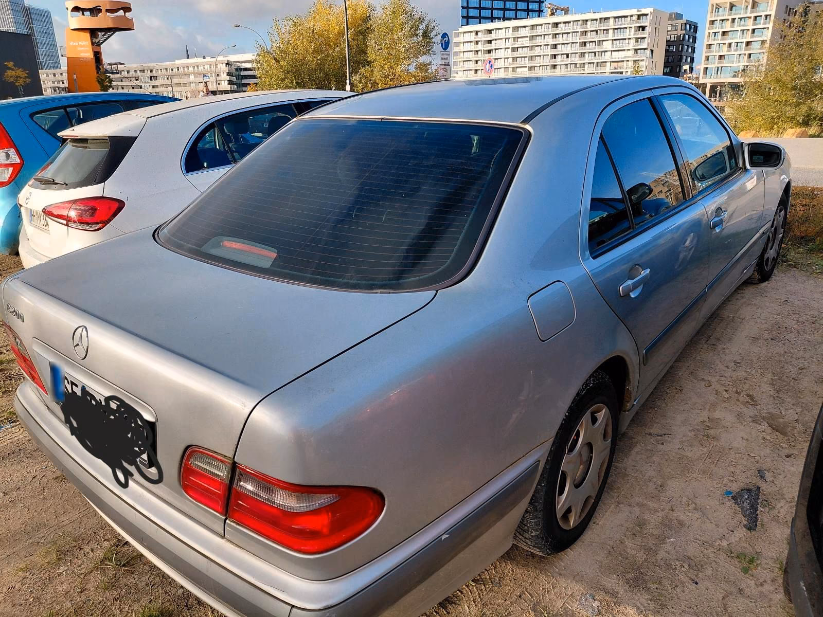 Mercedes-Benz E 200