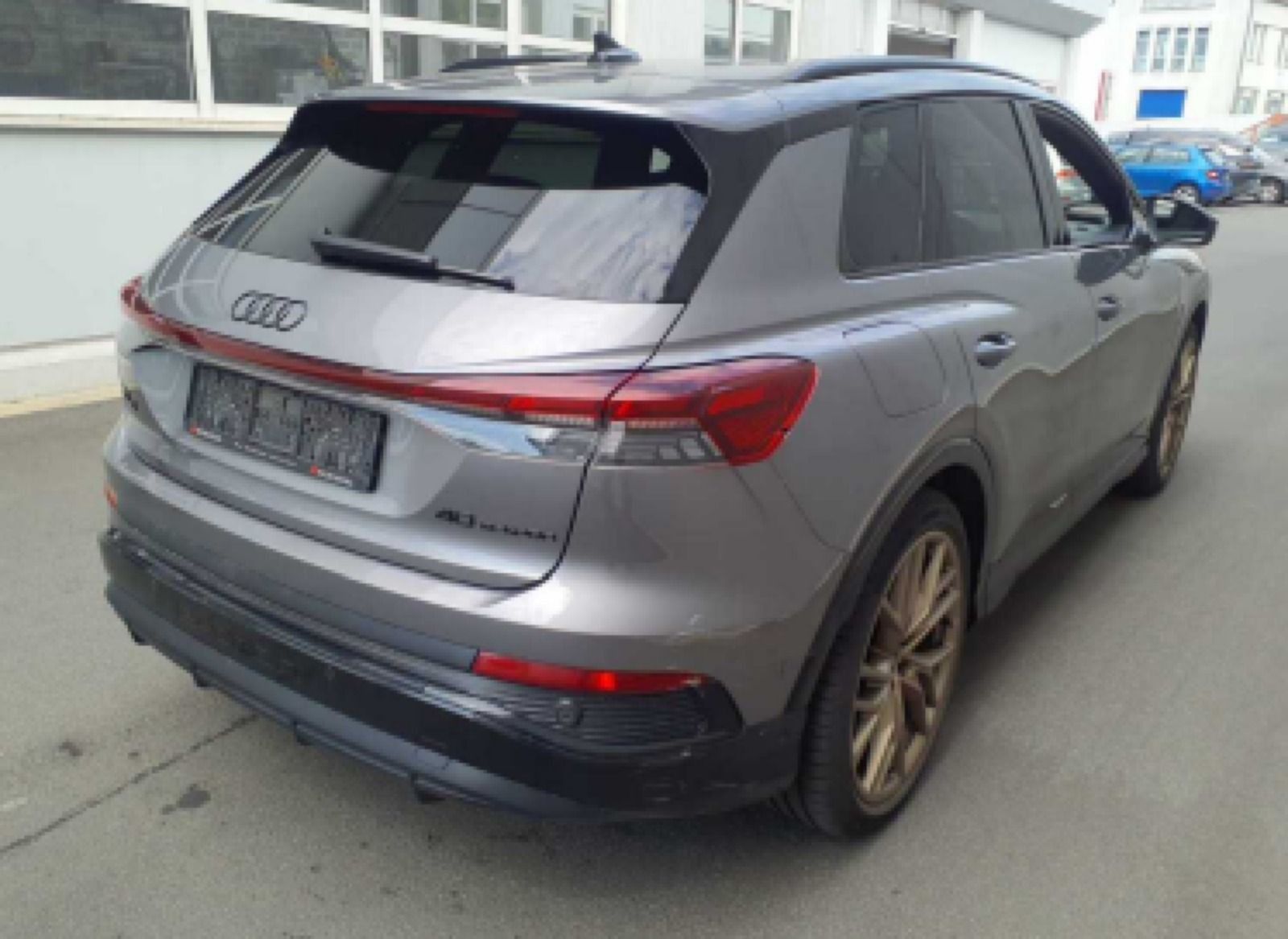 Audi Q4 e-tron 40 EDITION ONE MATRIX+NAV+HuD+RFK+PANO imagem 3