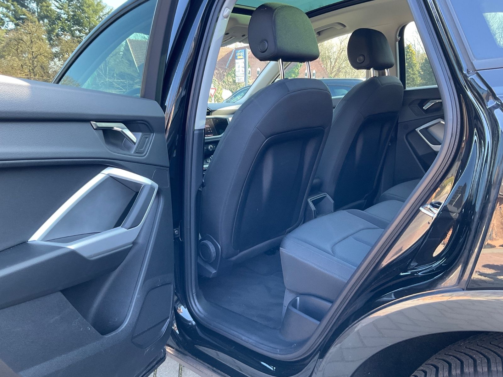 Fahrzeugabbildung Audi Q3 35 TFSI S tronic,Panorama,LED,Carplay,Navi