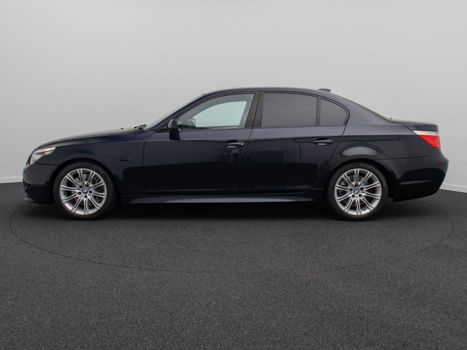 Fahrzeugabbildung BMW 530i M Sport Xenon NaviPro AHK HiFi Memory Leder