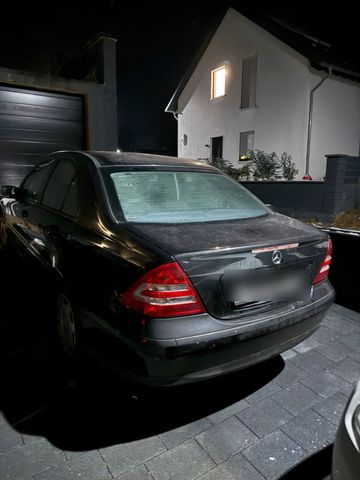 Mercedes-Benz Mercedes C180 Limousine in Top Zustand y