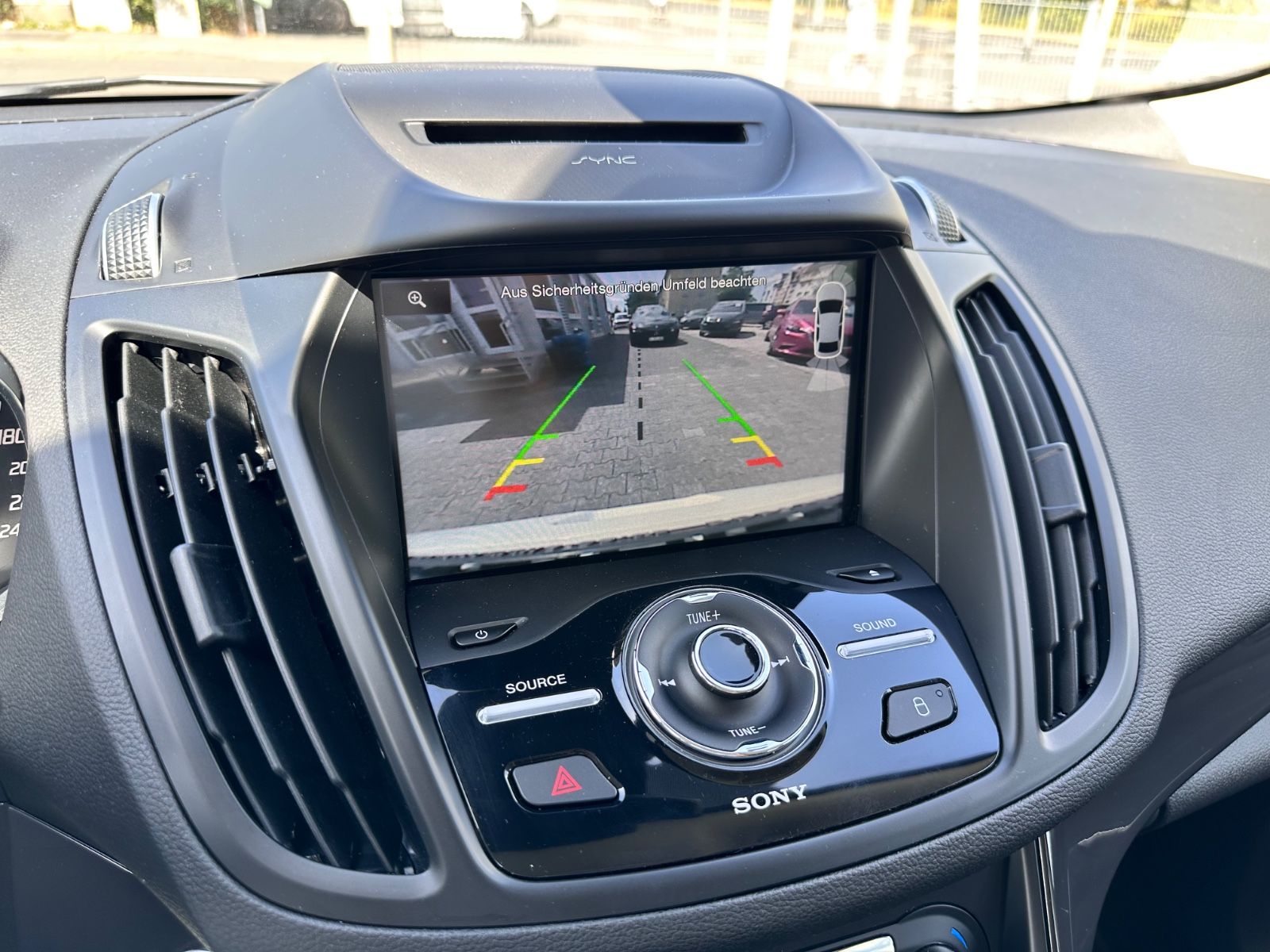 Fahrzeugabbildung Ford Kuga 2.0TDCI Titanium 4x4 *Autom.+Navi+Kamera*