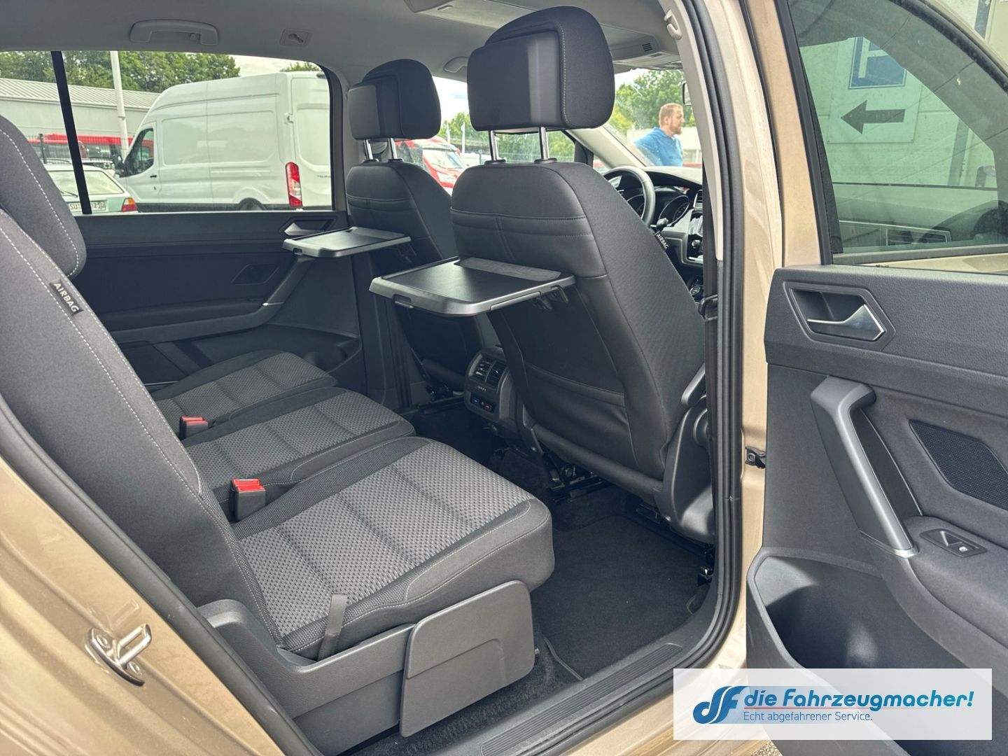 Fahrzeugabbildung Volkswagen Touran Comfortline BMT Start-Stopp AHK-klappbar