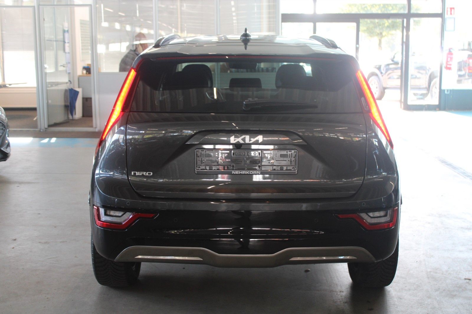 Fahrzeugabbildung Kia Niro EV Inspiration Ausparken Wärmepumpe 64 kWh