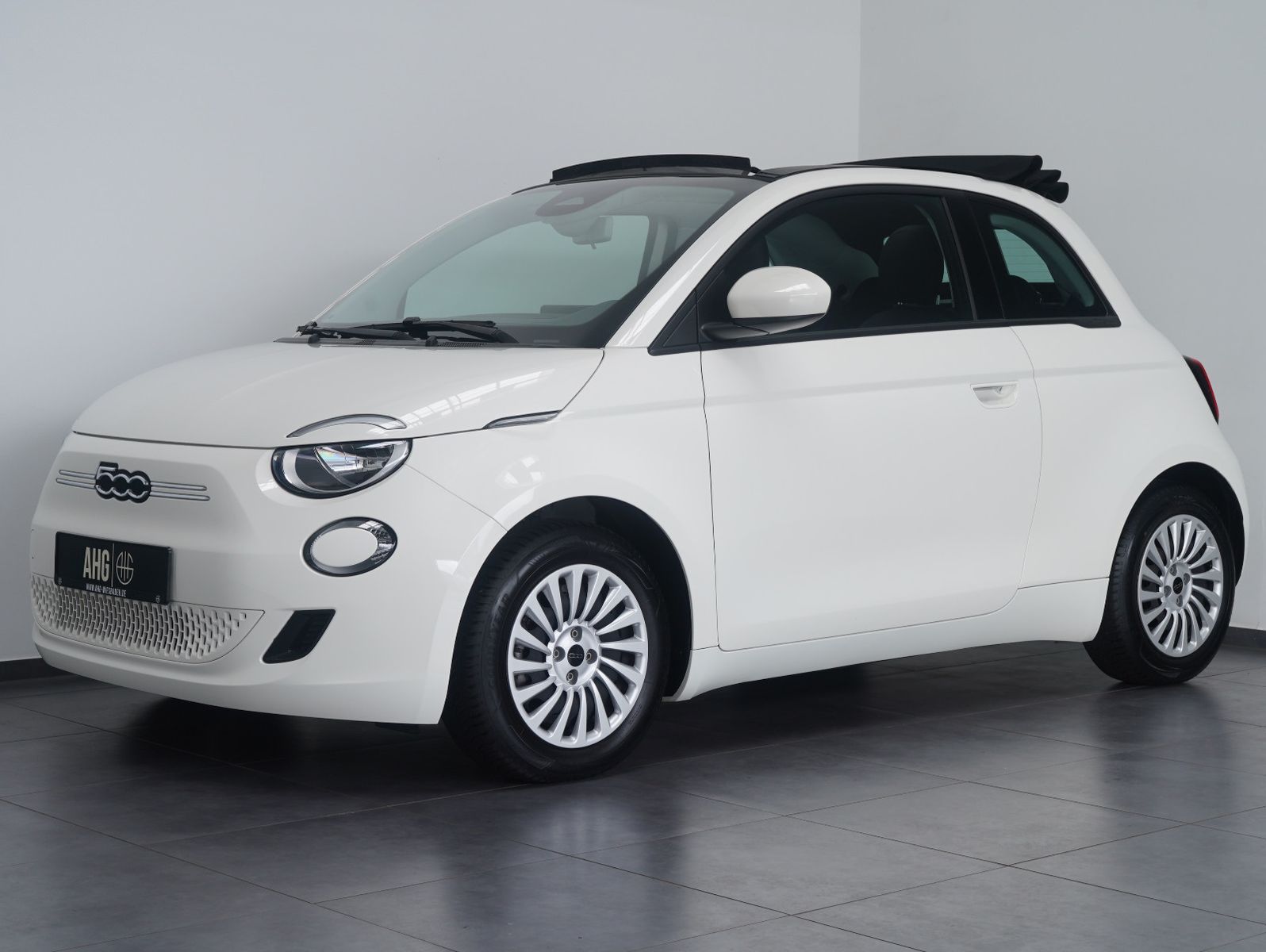 Fahrzeugabbildung Fiat 500e Cabrio 87KW/42kWh/DC-LADEN/CARPLAY/DAB