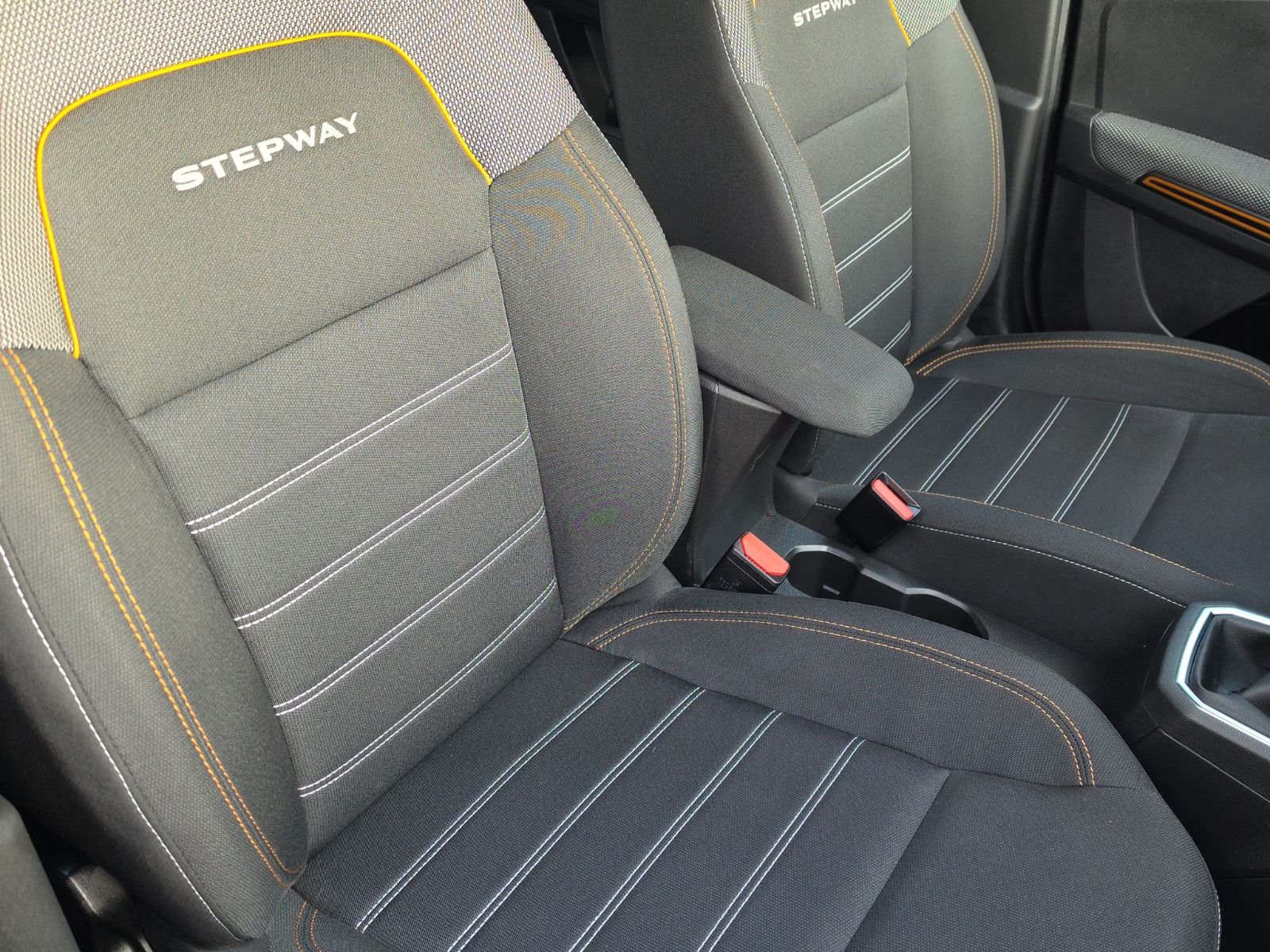 Fahrzeugabbildung Dacia Sandero III Stepway Comfort AUS 1.HAND