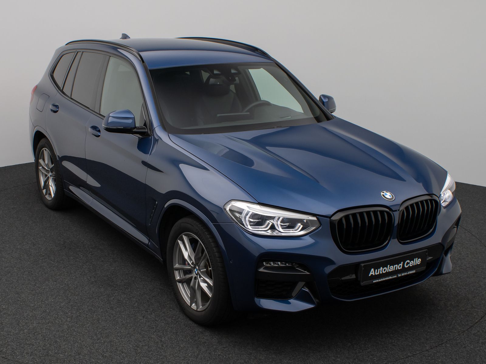 Fahrzeugabbildung BMW X3 xD30e M Sport Kamera HUD DAB HiFi AHK Komfort