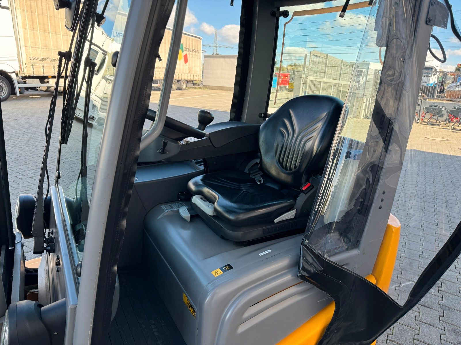 Fahrzeugabbildung Jungheinrich EFG 215 / Triplex: 4.25m! / SS / nur 2.865h!