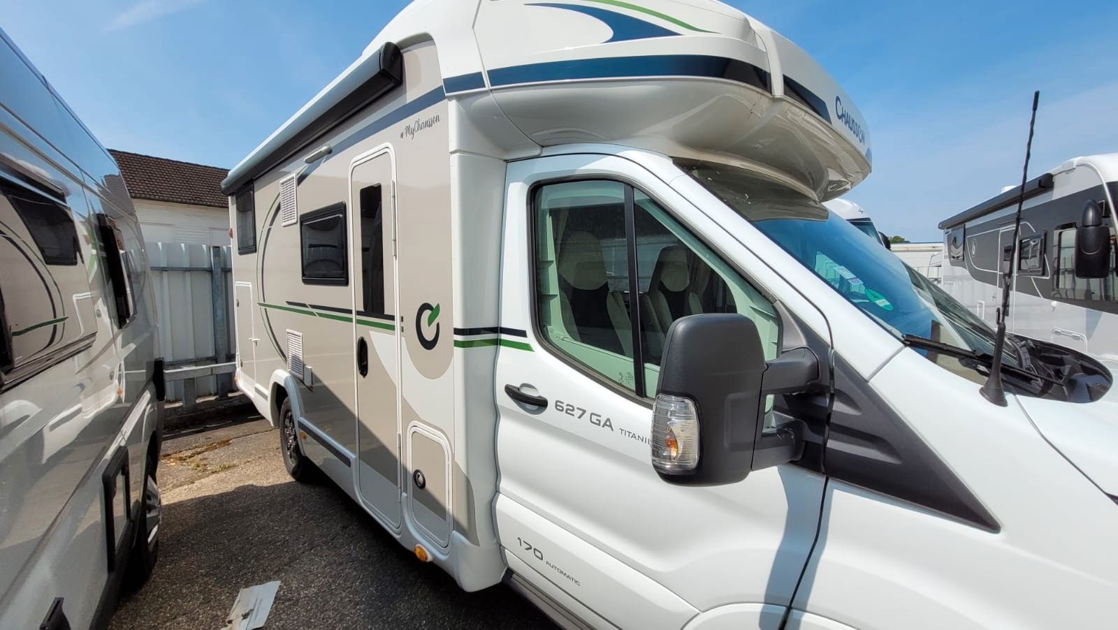 Fahrzeugabbildung Chausson 627 GA Titanium Ultimate *Hubstützen/Zusazluft*