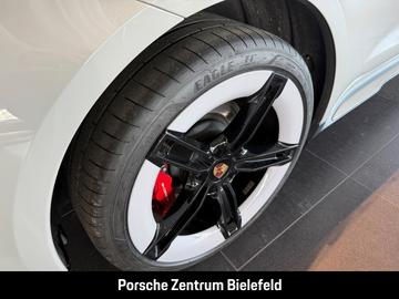 صورة 7 لـ 2025 Porsche TAYCAN