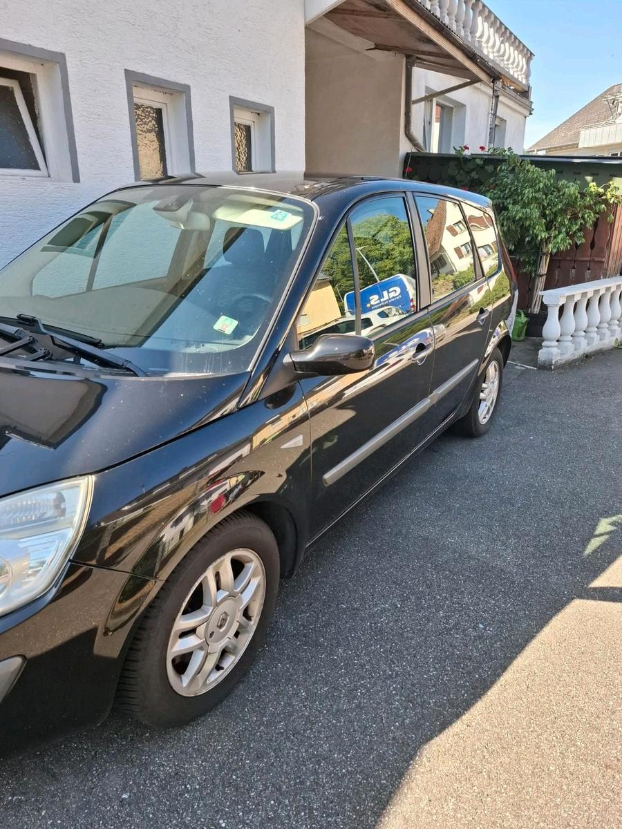 Renault Grand Scenic 2009 — rear view