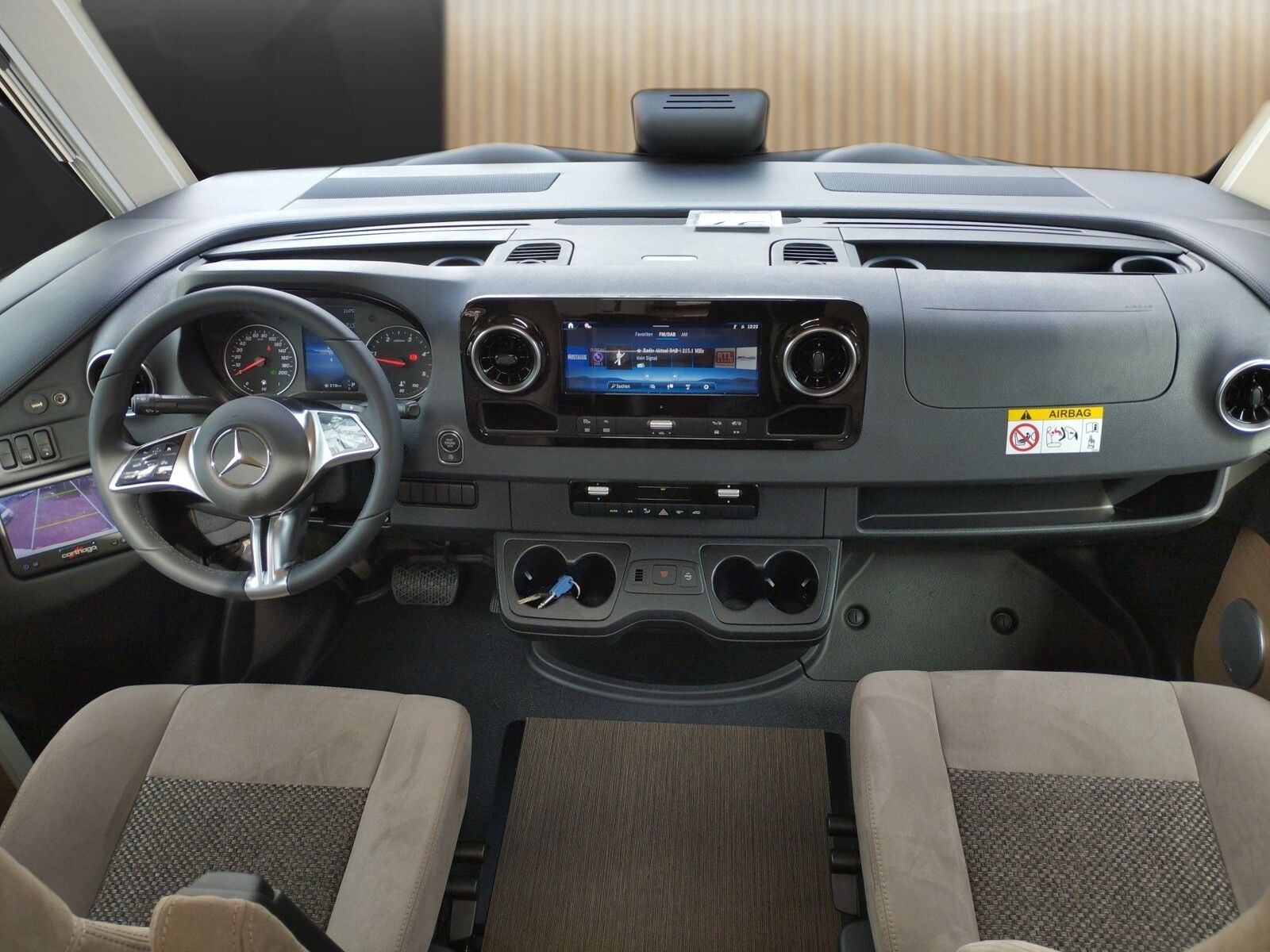 Fahrzeugabbildung Carthago C1-tourer I 143 KB LE comfort Mercedes