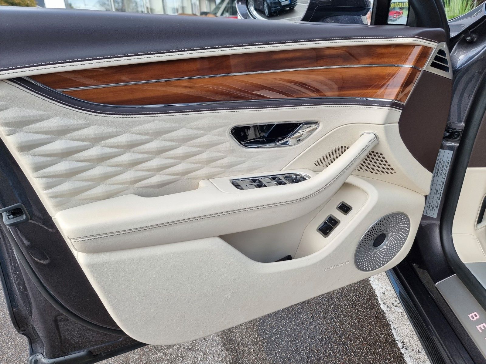 Fahrzeugabbildung Bentley Flying Spur 6.0 W12/Full options!/UPE 340tEuro