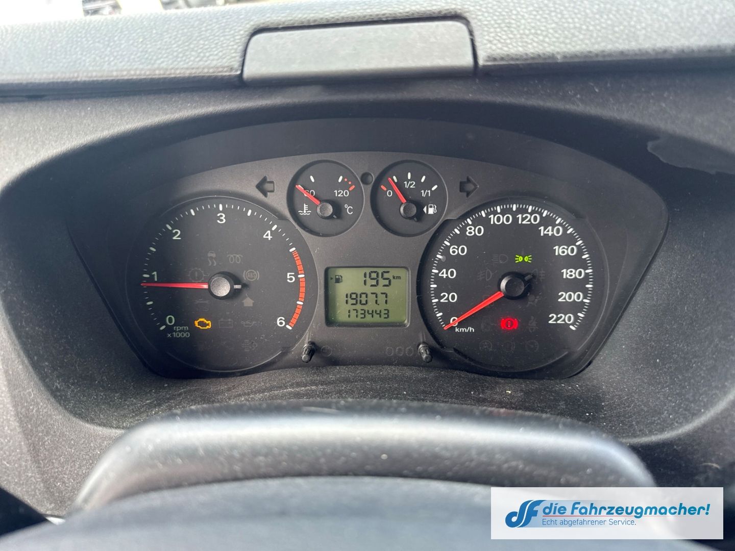 Fahrzeugabbildung Ford Transit Kombi FT 300 L 2.2 TDCI DPF Tel.-Vorb. P