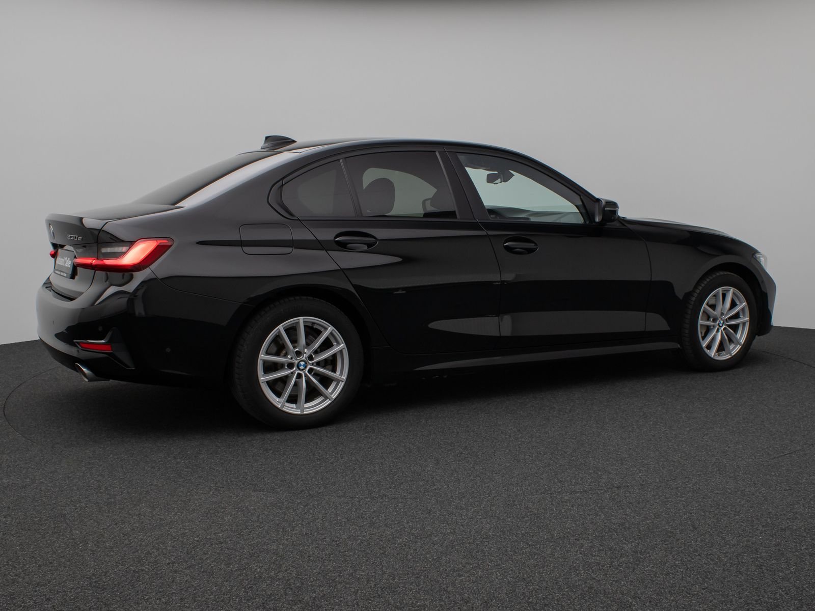 Fahrzeugabbildung BMW 330e Laser 360°HUD DAB H/K Lenkrhzg ACC Komfort