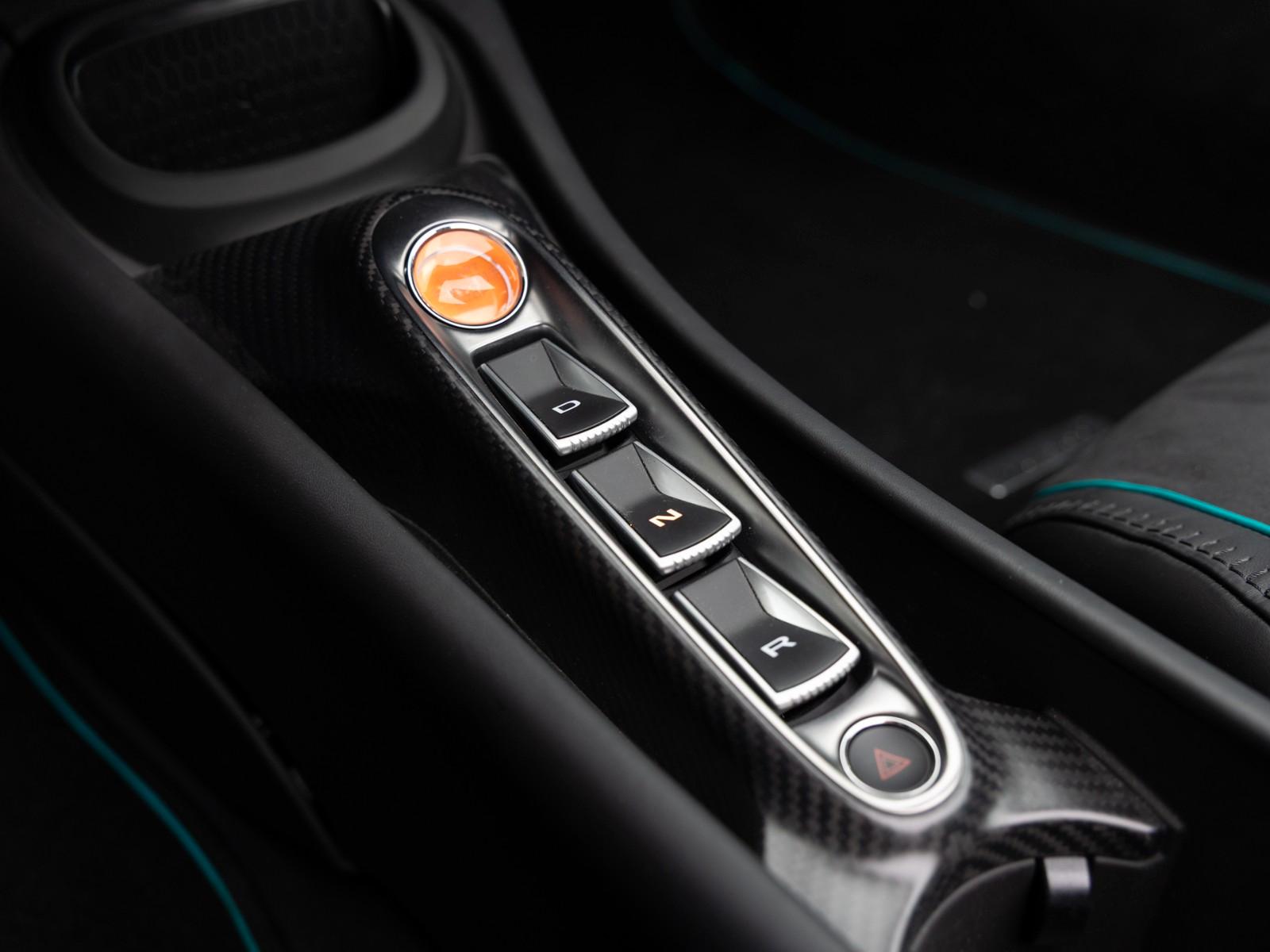 McLaren Artura Spider | MSO Tokyo Pearl | Carbon