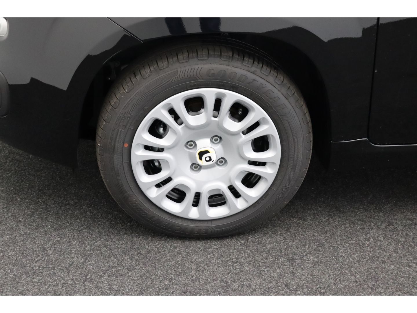 Fahrzeugabbildung Fiat Panda PANDINA ICON 1.0 HYBRID 48 KW (65 PS)