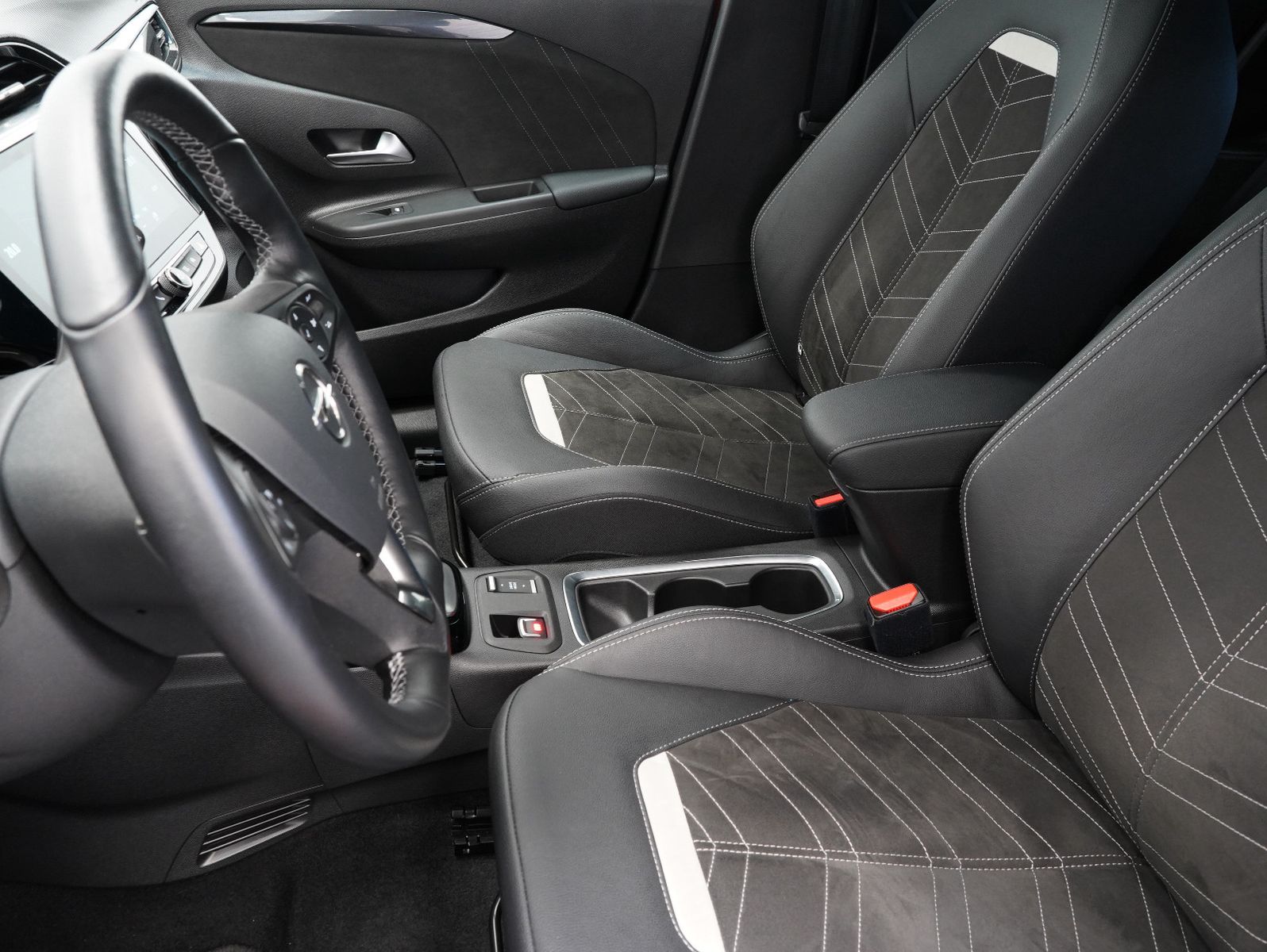 Fahrzeugabbildung Opel Corsa F e Ultimate CARPLAY/INTELLILUX/11KW/SOH