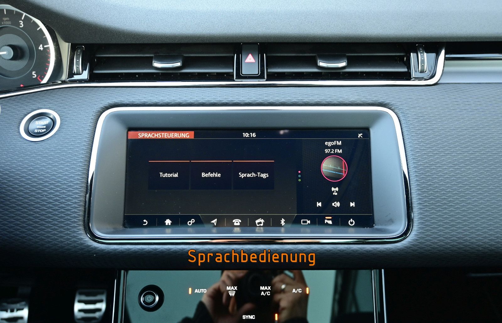 Fahrzeugabbildung Land Rover Range Rover Evoque D150 R-DYNAMIC S °AHK°PANO°ST