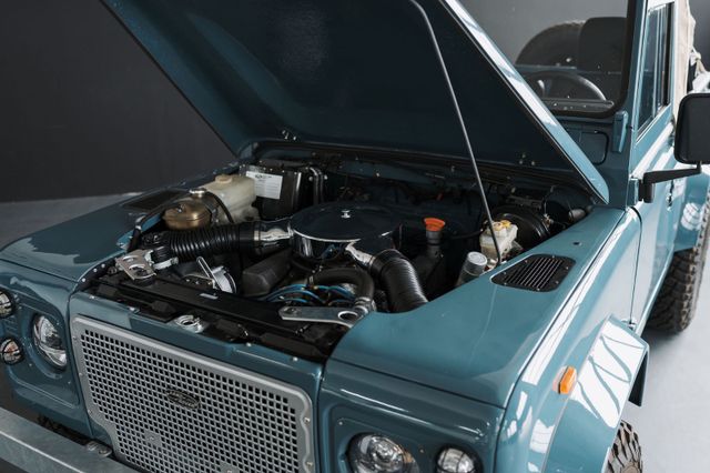 Fahrzeugabbildung Land Rover Defender 90 V8 - H-Zulassung - LED-Scheinwerfer