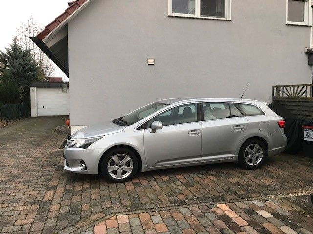 Toyota Avensis Verso