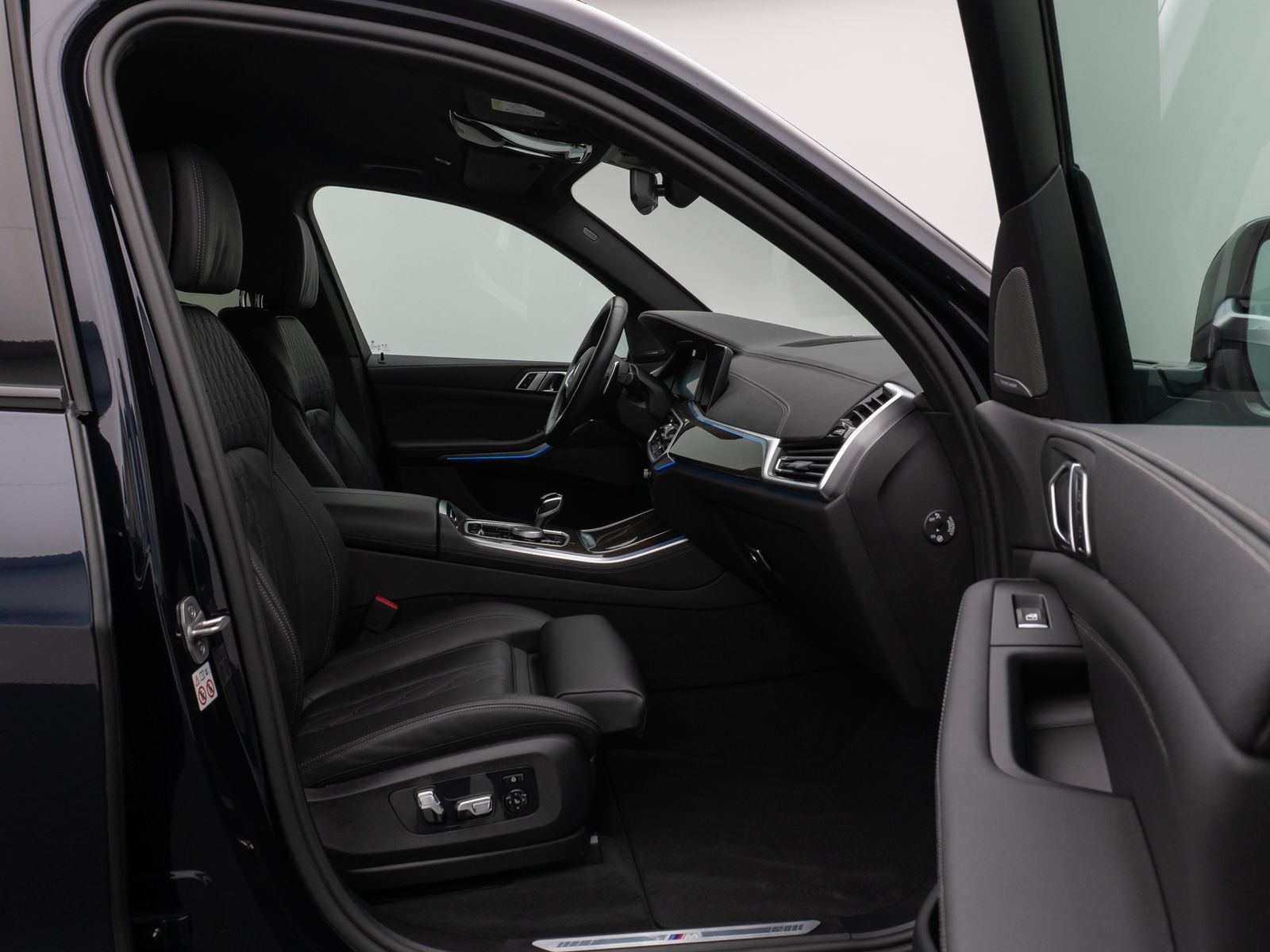 Fahrzeugabbildung BMW X5 xD45e M Sport 360°Laser HUD DAB H/K Komfort