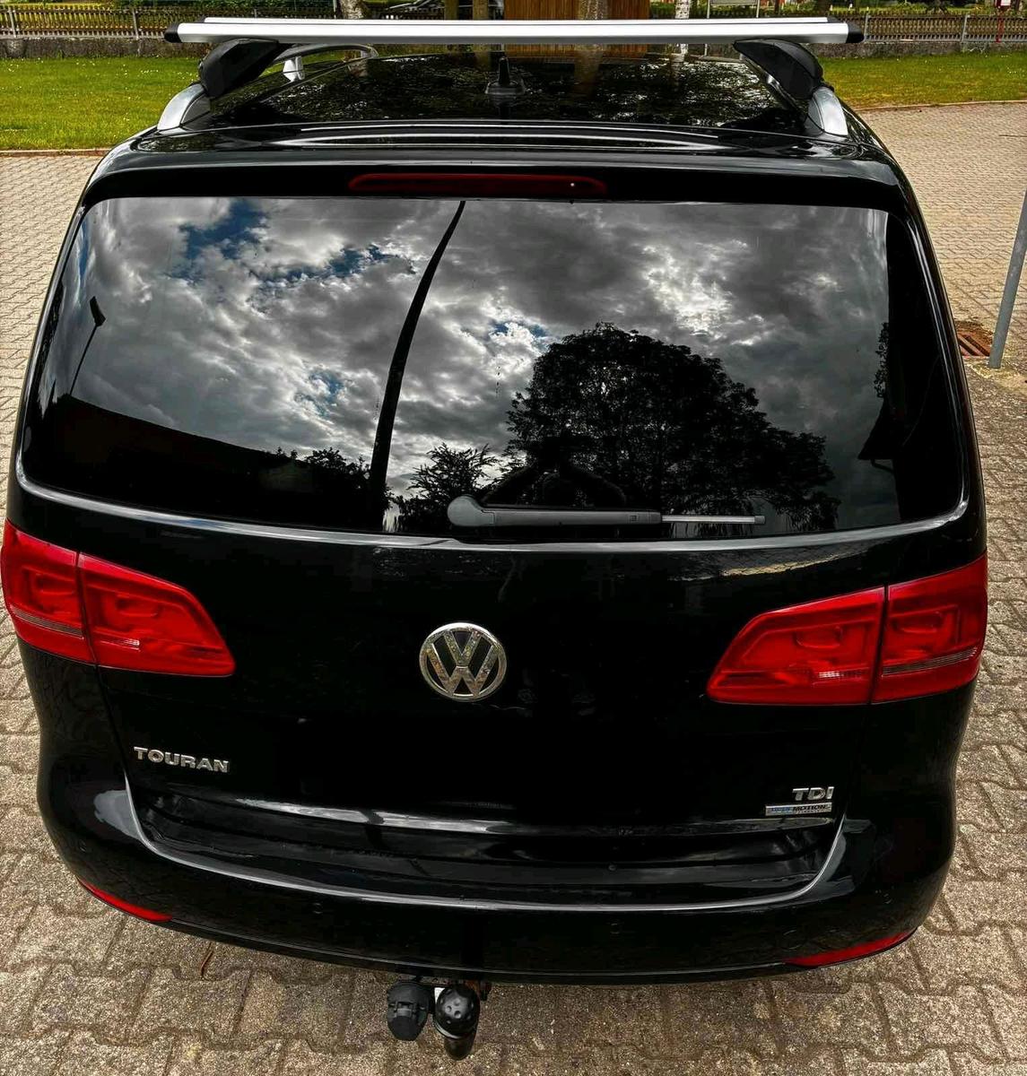Volkswagen  2011 — салон