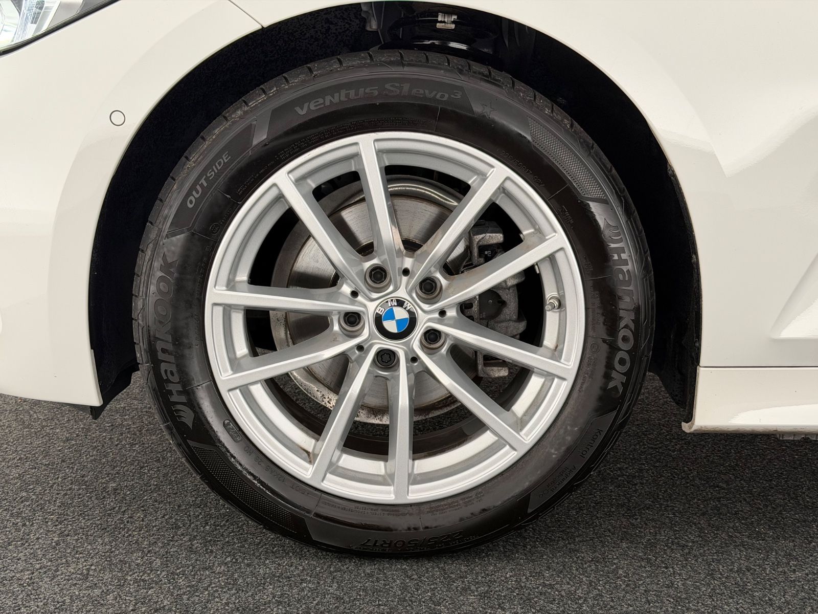 BMW 318i Touring*SHADOW*LED-R.KAM-SHZ-TEMPO-WIDESCRE foto 17