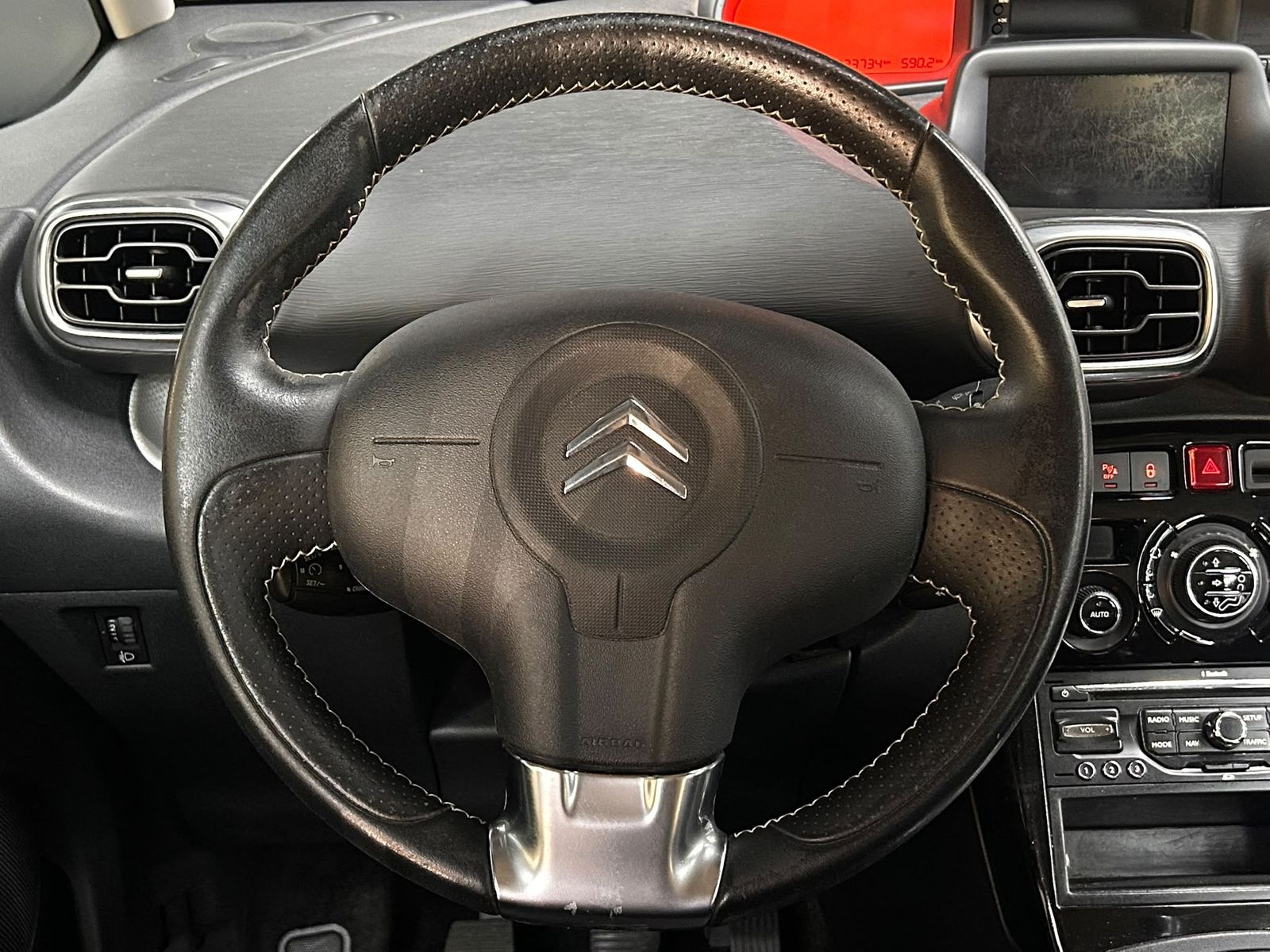 Fahrzeugabbildung Citroën C3 Picasso Exclus Black-Paket GEPFLEGT+NAVI+TÜV