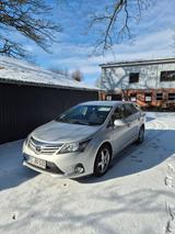 Toyota Avensis Combi 2,2-l-D-4D Edition 2014 Editio... - gebrauchte Toyota Avensis aus dem Jahr 2014