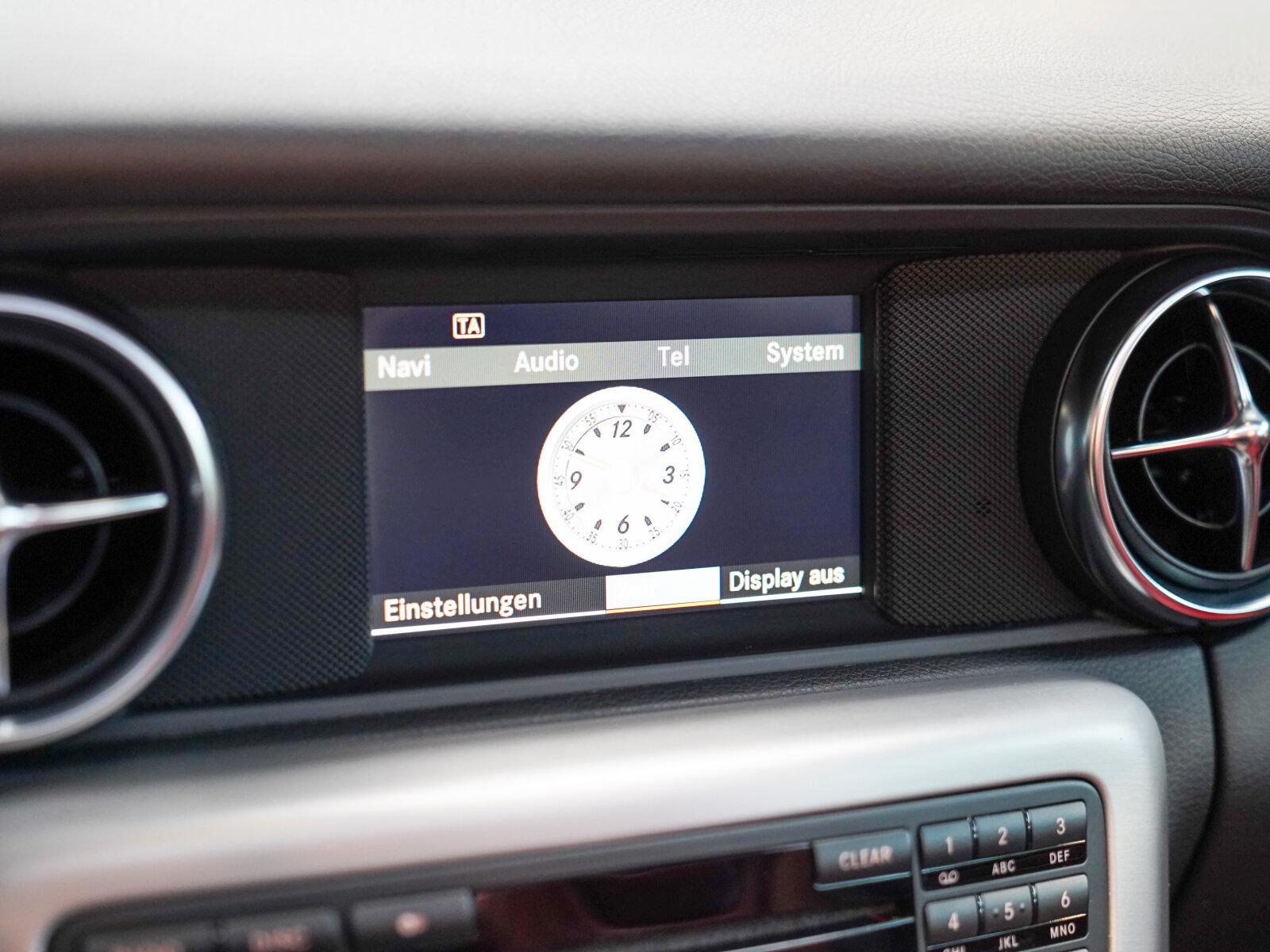 Mercedes-Benz SLK 200 BlueEFFICIENCY Roadster AirscarfAMG Line