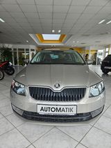 Skoda Octavia Combi  Automatik/1.Hand/AHK/Xenon - Skoda Octavia: Auto