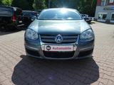 Volkswagen Jetta 1.6*Klimaauto*Sitzhzg*PDC - Volkswagen Jetta: 1.6