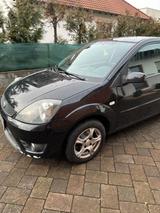 Ford Fiesta 1,4 16V Black Magic Black Magic - Ford Fiesta: Magic