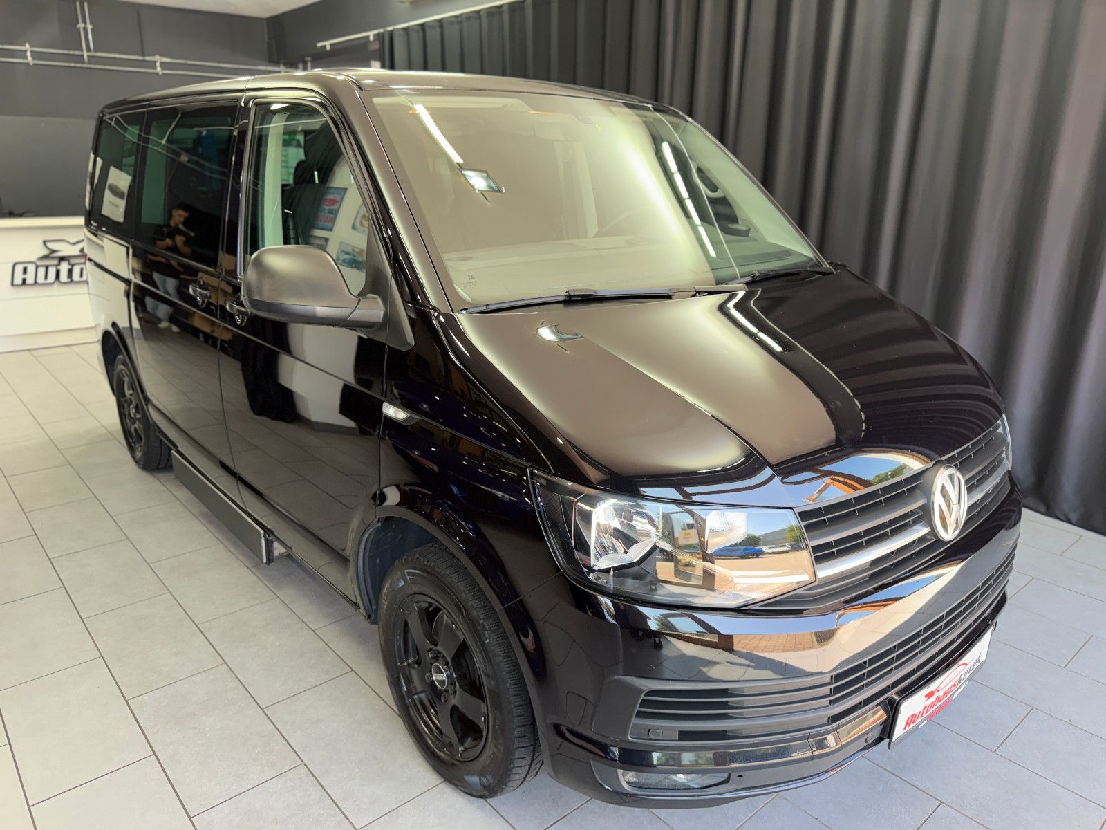 Fahrzeugabbildung Volkswagen T6 Multivan Trendline|Behindertengerecht|DSG|NAV