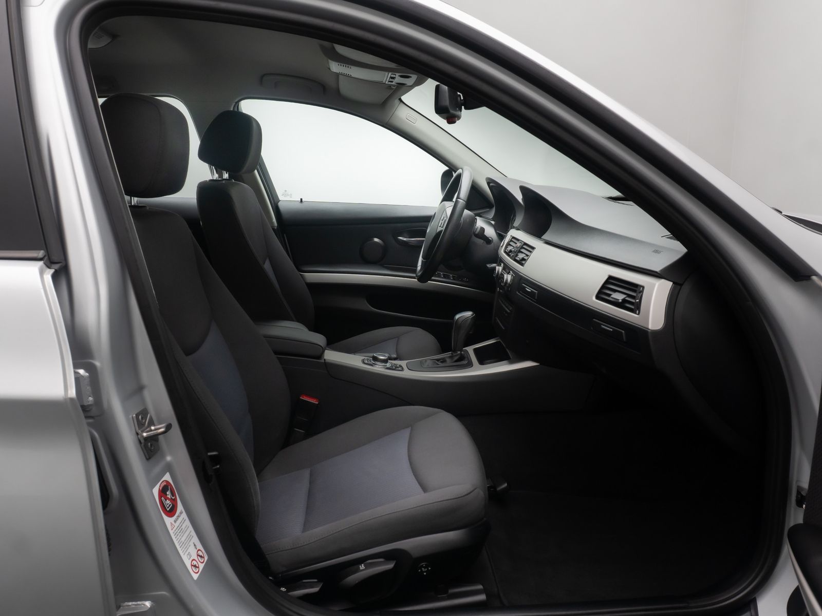 Fahrzeugabbildung BMW 320d Tempomat Xenon PDC NaviBusiness Standhzng