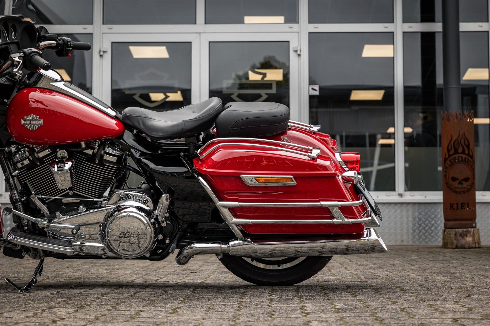 Fahrzeugabbildung Harley-Davidson FLHTP Electra Glide Standard - Firefighter