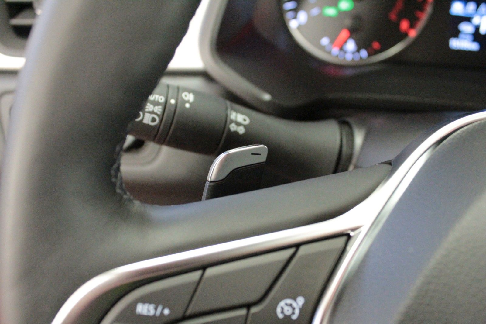 Fahrzeugabbildung Renault Captur Mild Hybrid 140  EDC Evolution*Easy Link*