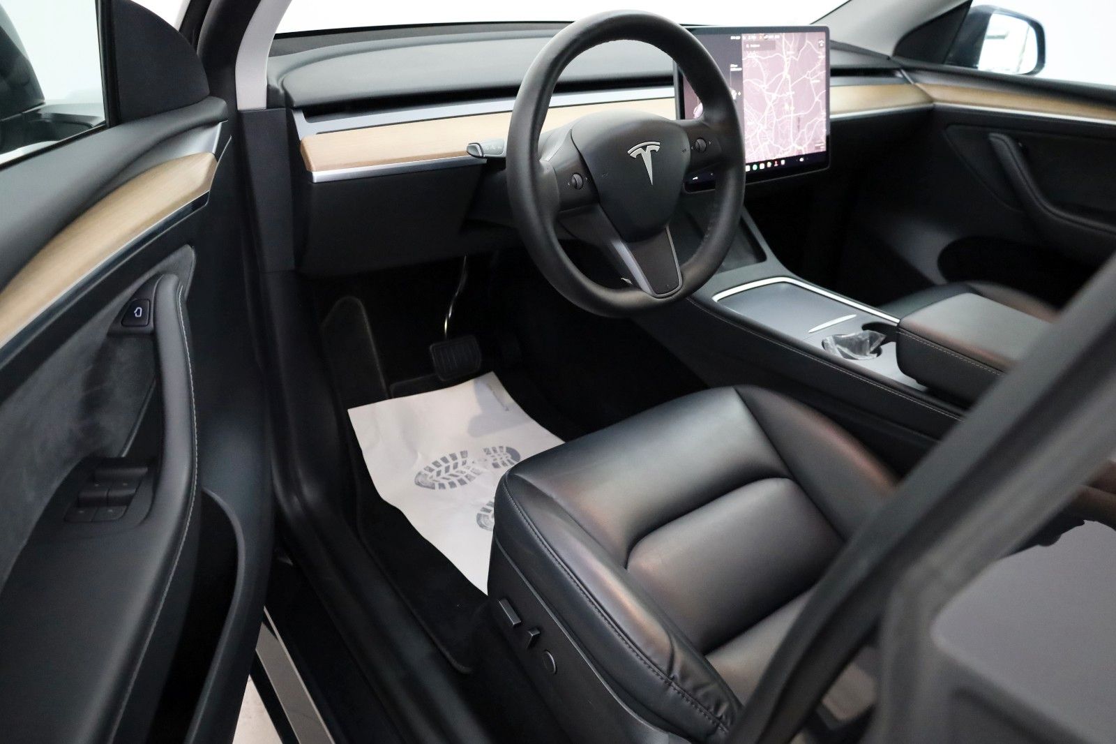 Fahrzeugabbildung Tesla Model Y Long Range Dual Motor AWD,Autopilot,Pano