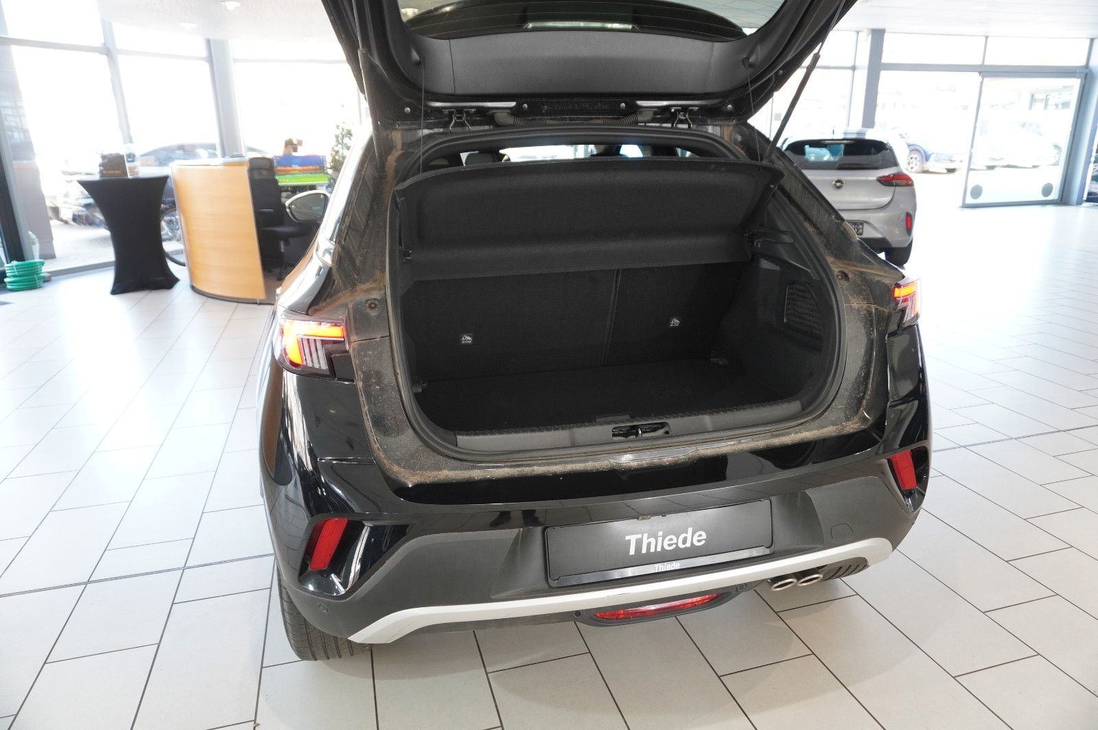 Fahrzeugabbildung Opel Mokka 1.2T ULTIMATE NAVI/LED/KAMERA/SPORT/SH/DAB