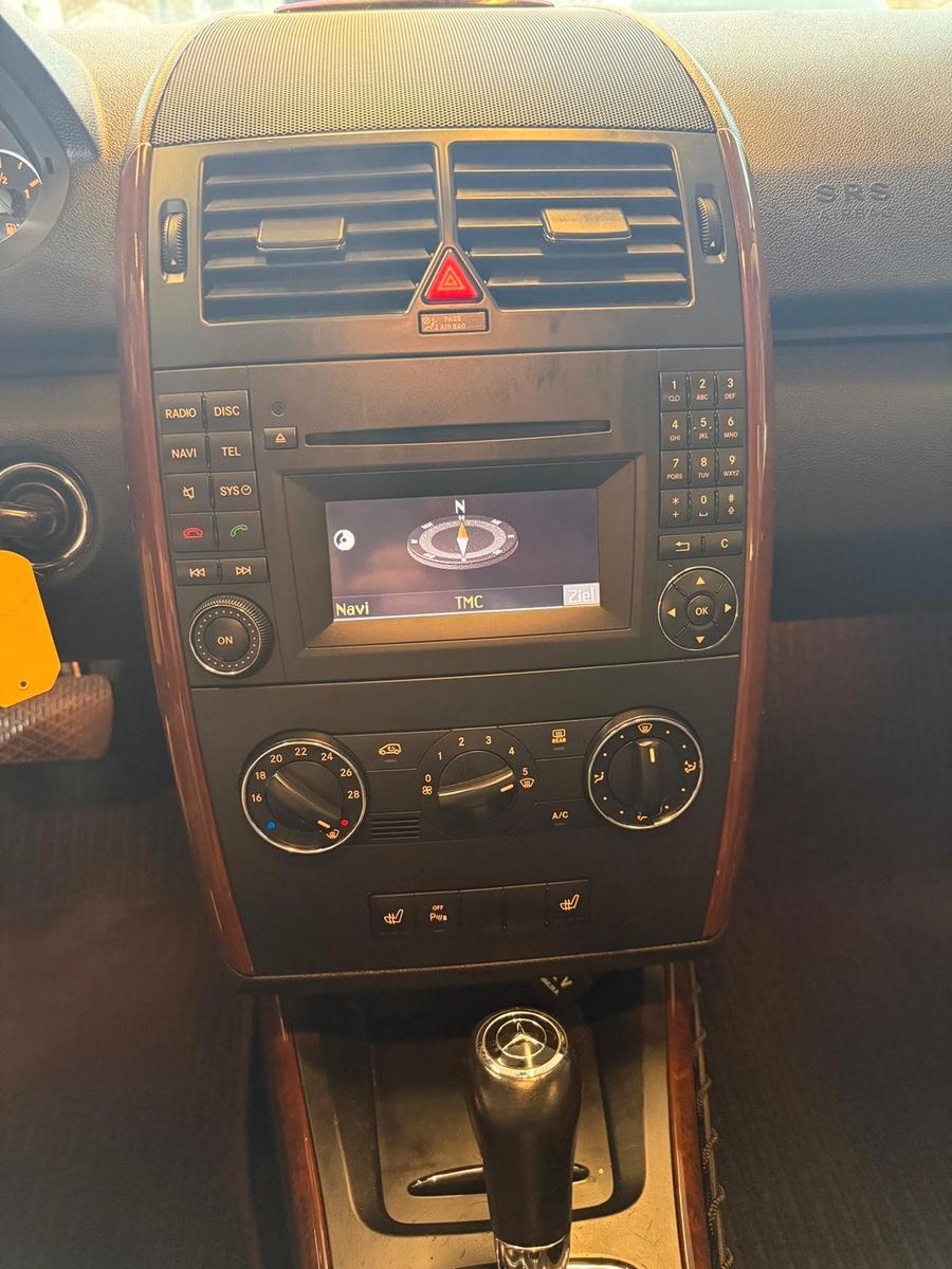 Mercedes-Benz A 180 Elegance / Teilleder / Automatik / Klima