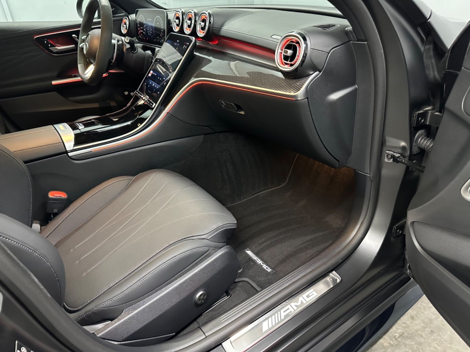 Fahrzeugabbildung Mercedes-Benz C 63 S E PERFORMANCE T *AERODYNAMIK*PANORAMA*