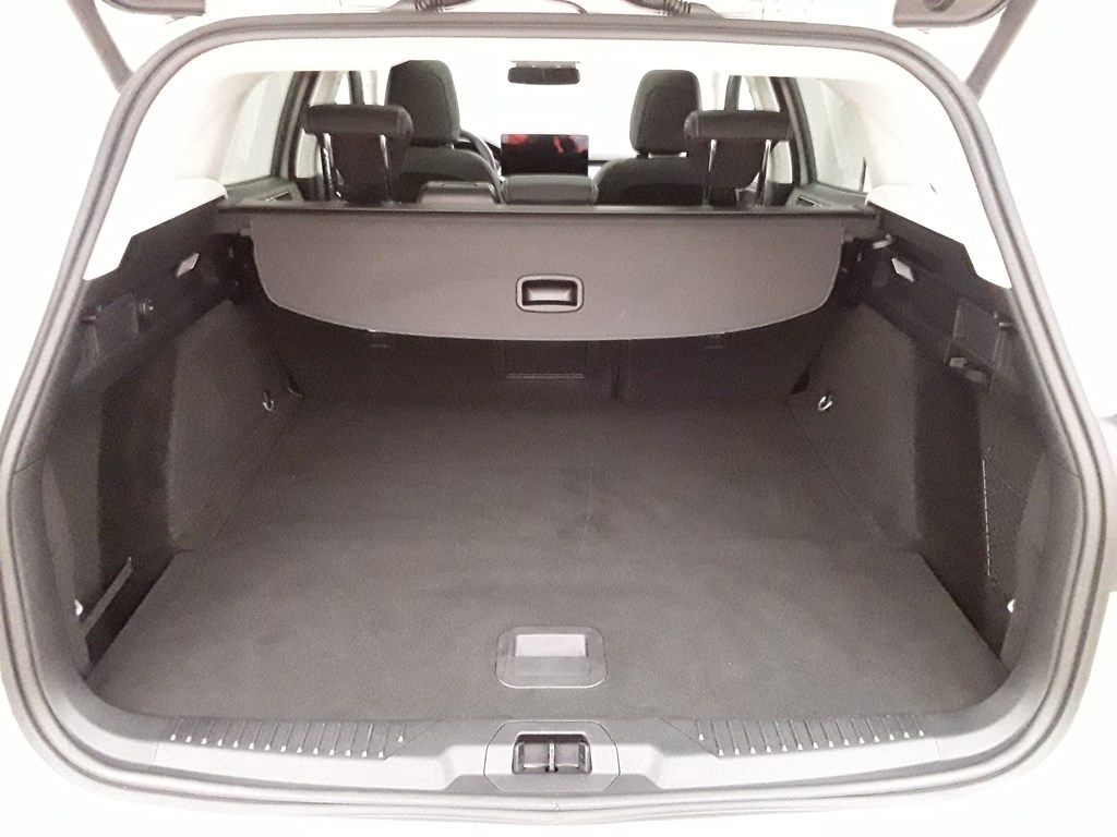 Fahrzeugabbildung Ford Focus Turnier Active X HUD Navi B&O LED ACC