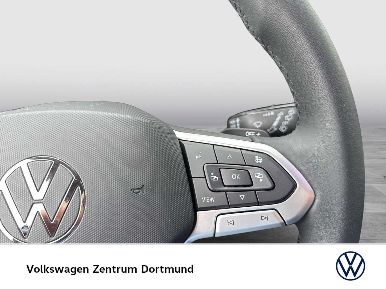 Volkswagen Golf VIII 1.5 eTSI LIFE CAM ACC CARPLAY SITZHEIZ foto 16
