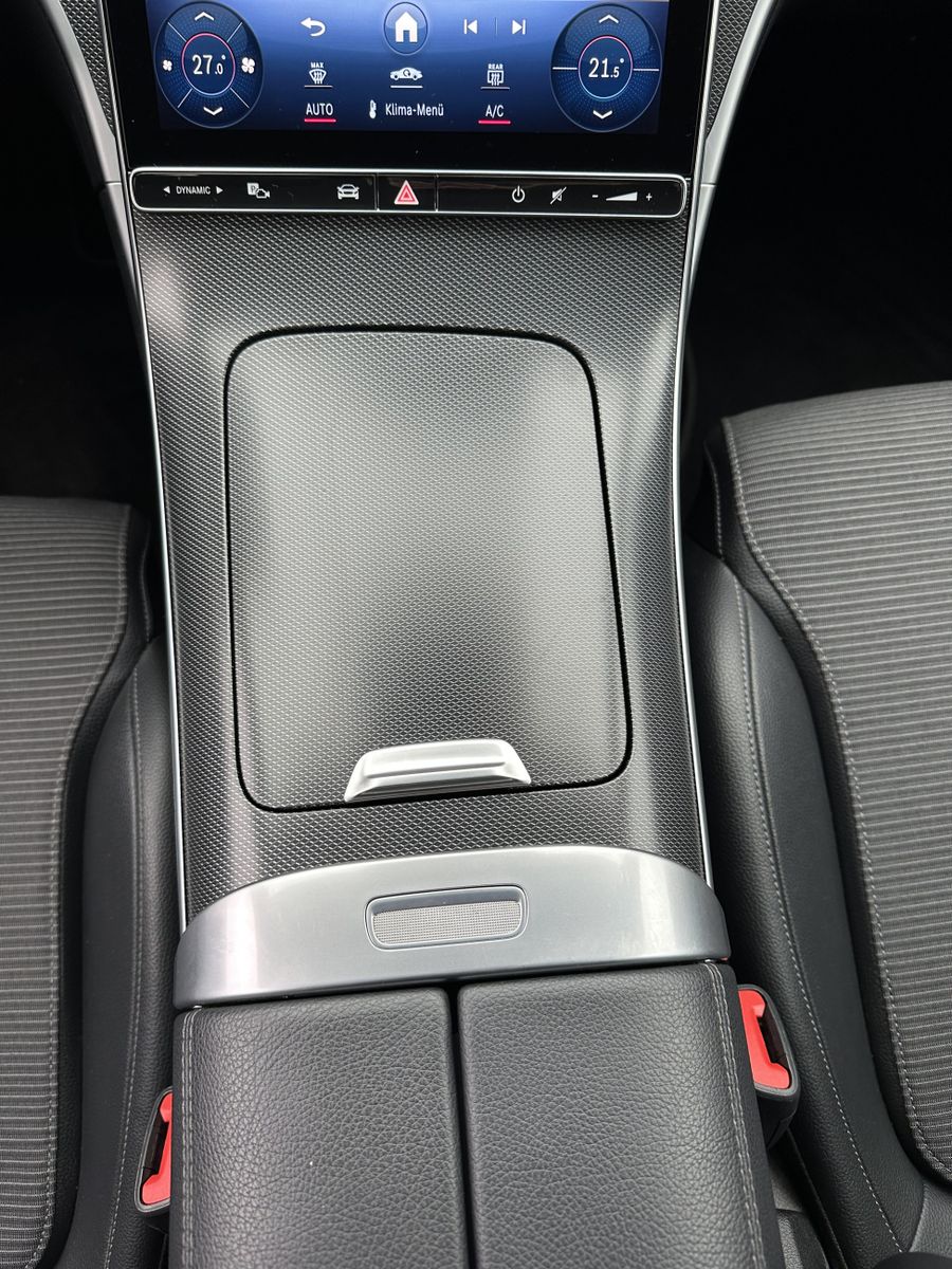 Fahrzeugabbildung Mercedes-Benz C 220d T Avantgarde NAV+LED+KAM+VCOCKPIT+CARPLAY