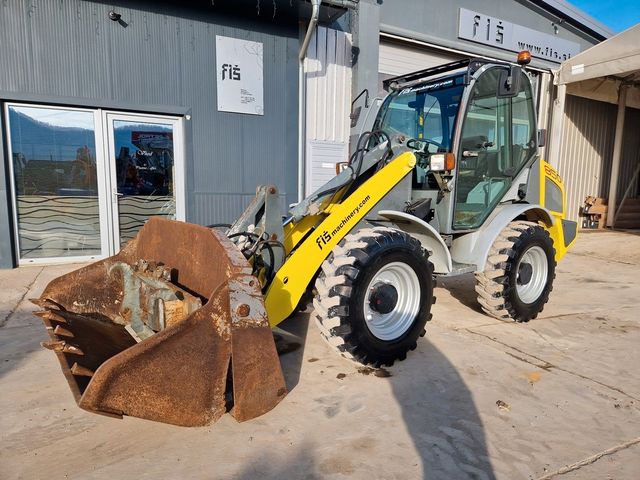 Kramer 850 - YEAR 2014 - 3510 HOURS - BUCKET - FORKS